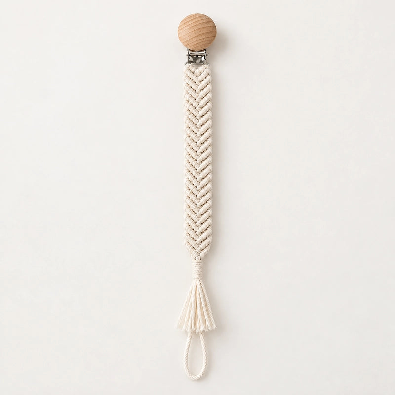 Attache tétine macramé écru, motif chevrons