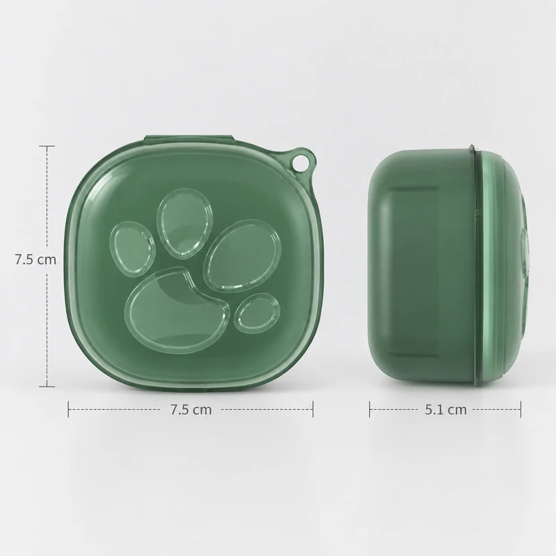 Schéma des dimensions du protège-tétine vert motif patte d'animal : 7,5 cm de hauteur, 7,5 cm de largeur, 5,1 cm de profondeur