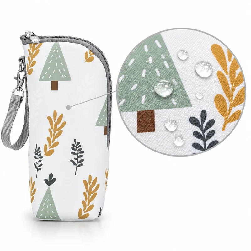 Zoom sur le mousqueton métallique du sac isotherme porte-biberon motif forêt