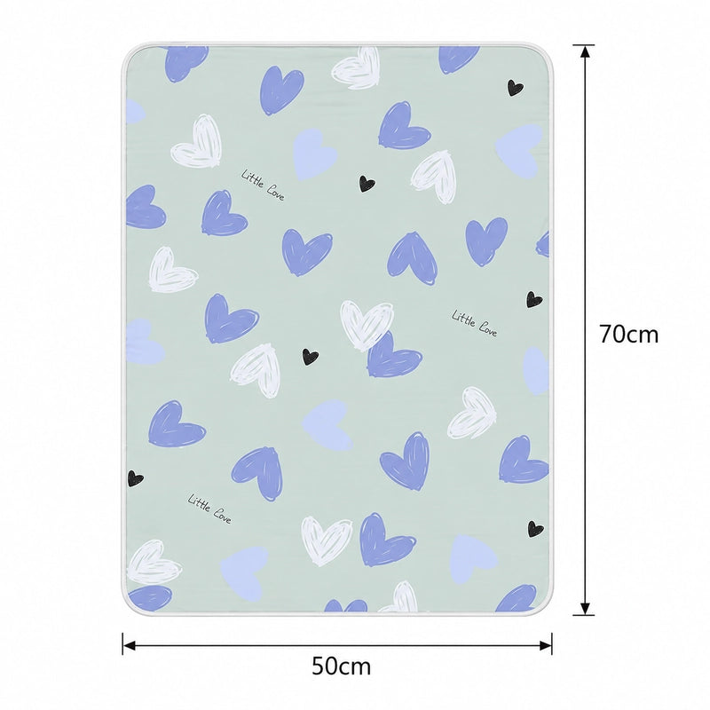 Tapis de change bébé motif cœurs bleu et vert - dimensions 50 x 70 cm